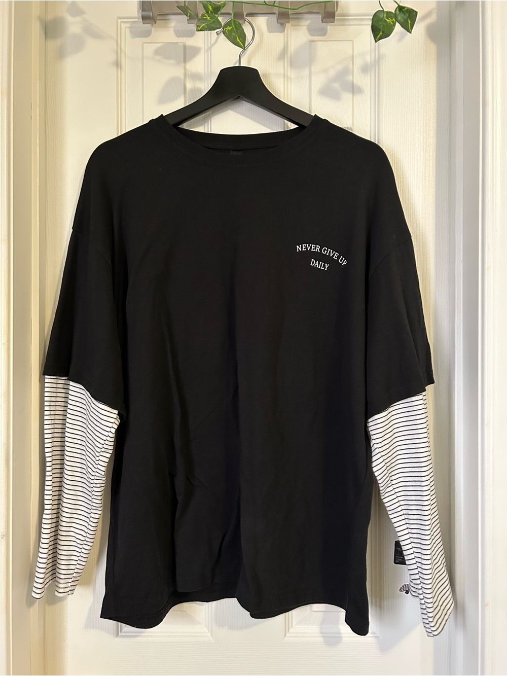 DAZY graphic Layered Black Long-Sleeve Shirt